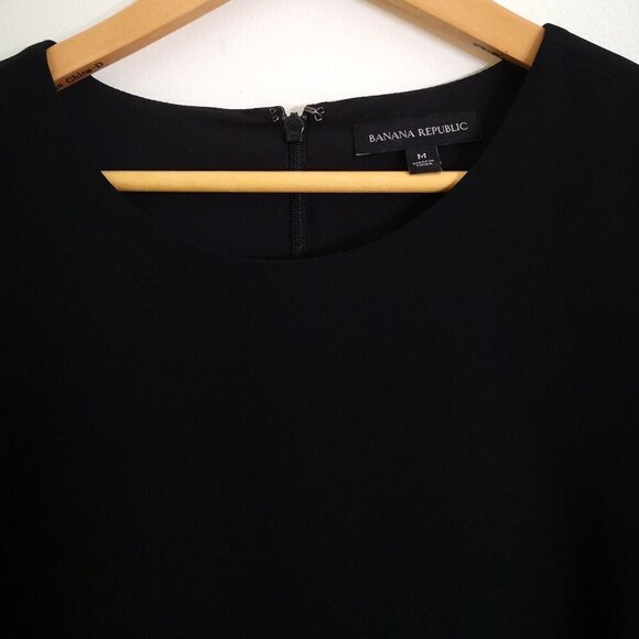 Banana Republic Crepe Fringe Hem Black Top Size M - Picture 4 of 6